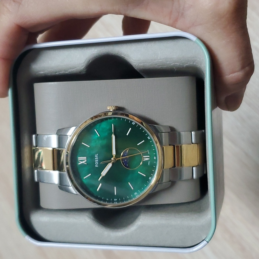 Fossil Analog Mother Of Pearl Dial Watch